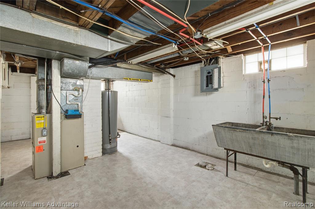 18948 Kenosha Street Property Photo 17