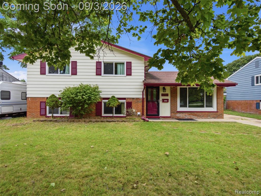 6789 Chirrewa Street Property Photo 1