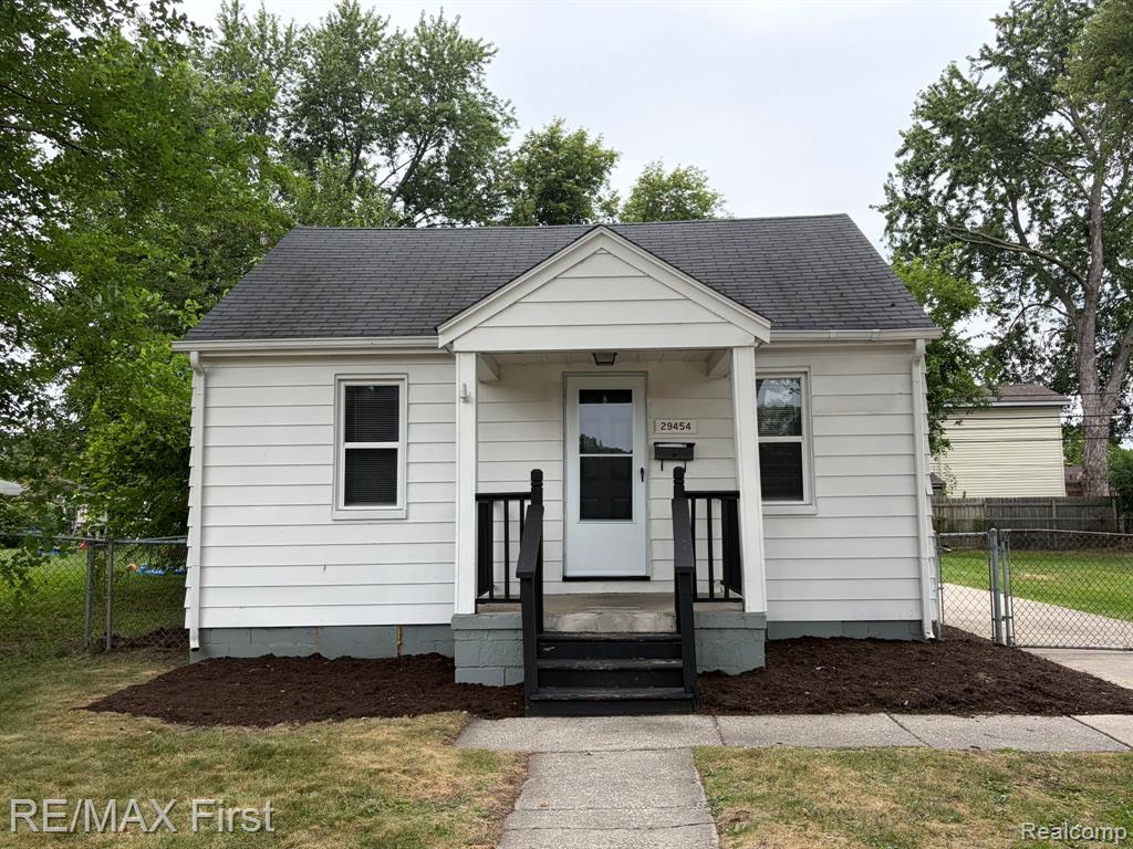 29454 Maplewood Street Property Photo 1