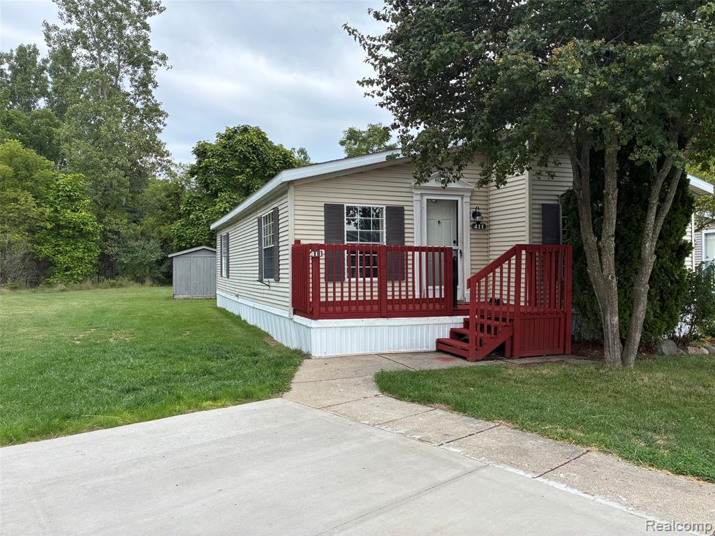 411 Pond View Property Photo 1