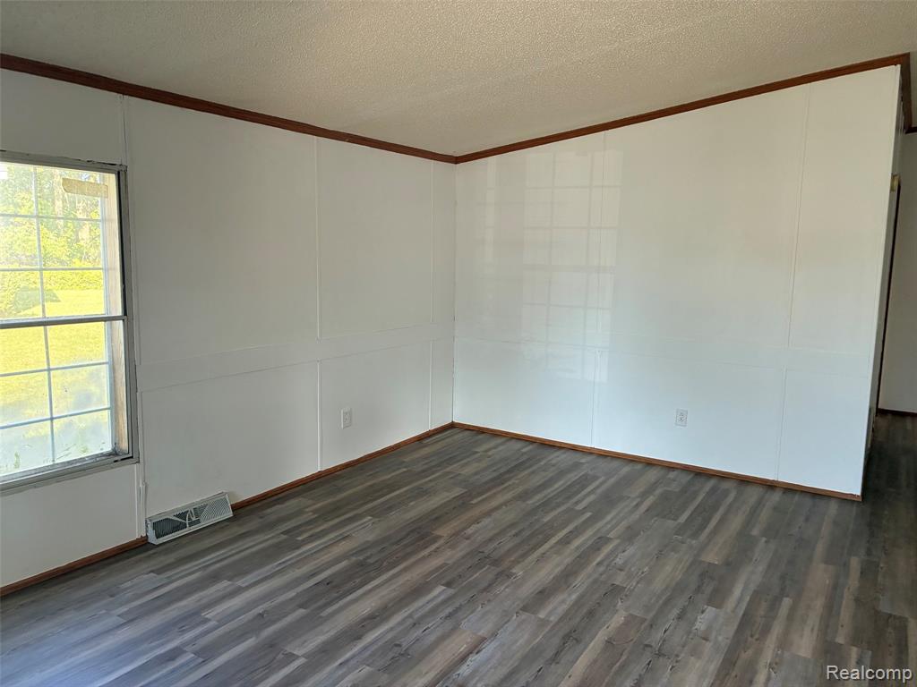 411 Pond View Property Photo 2