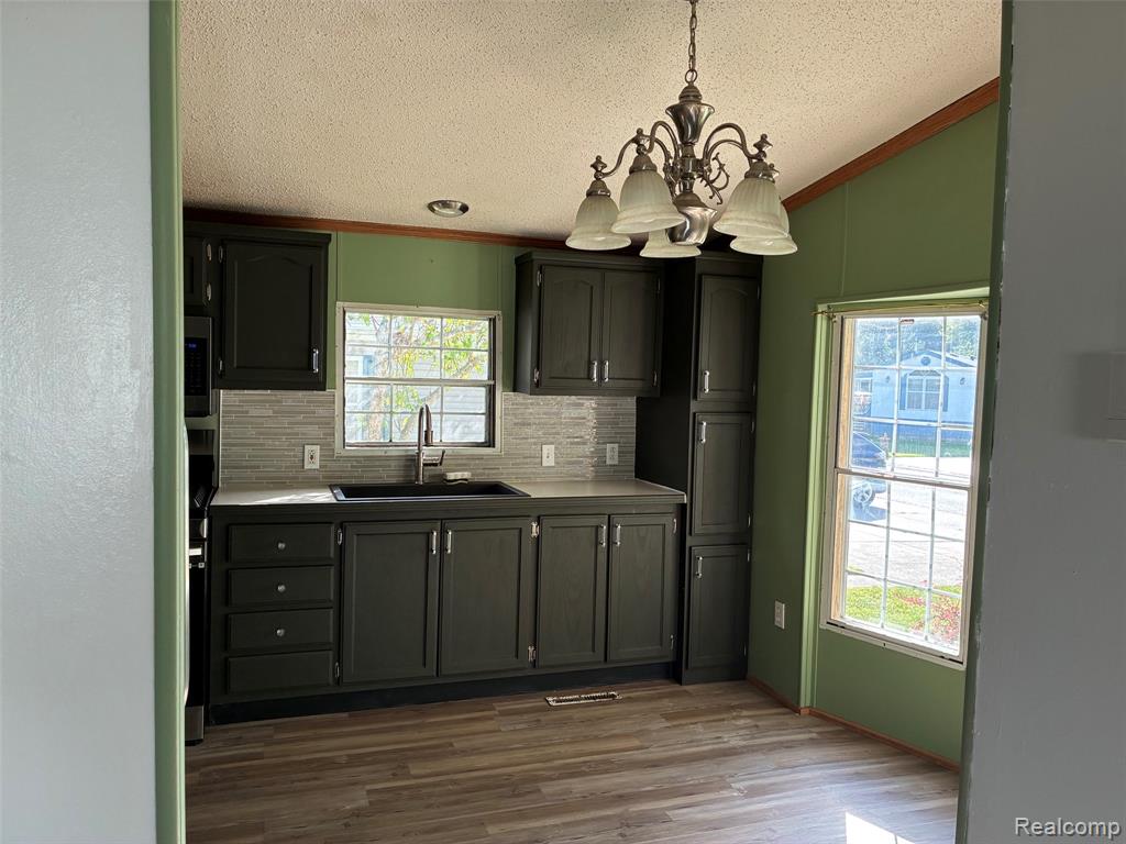 411 Pond View Property Photo 4