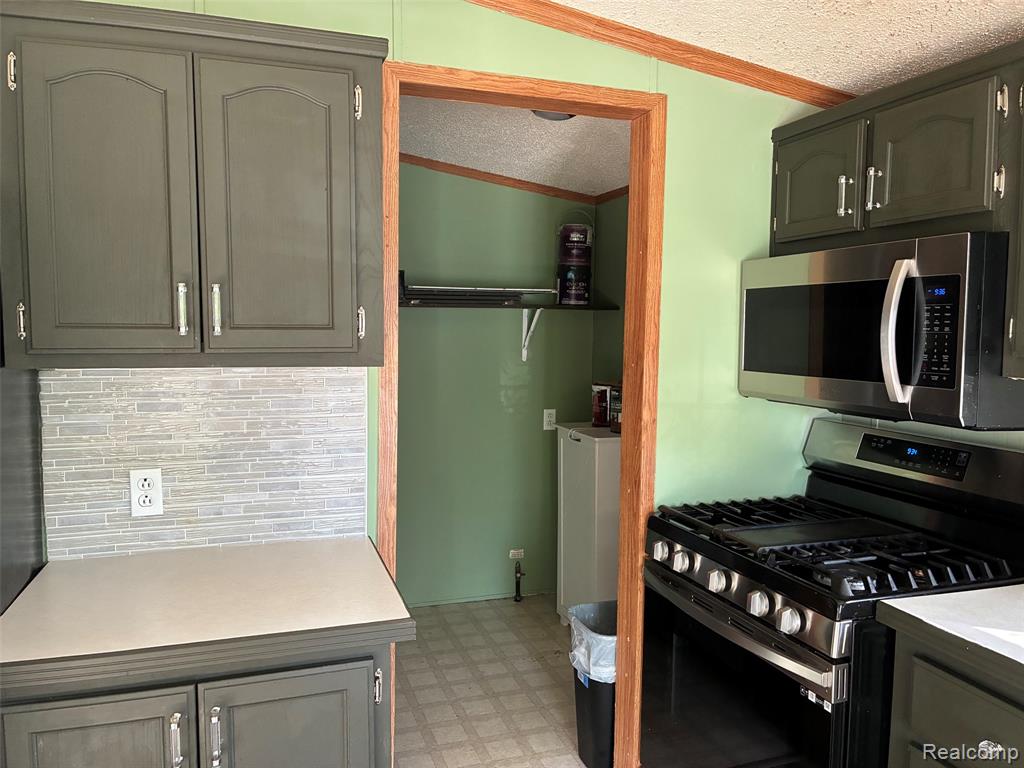 411 Pond View Property Photo 5