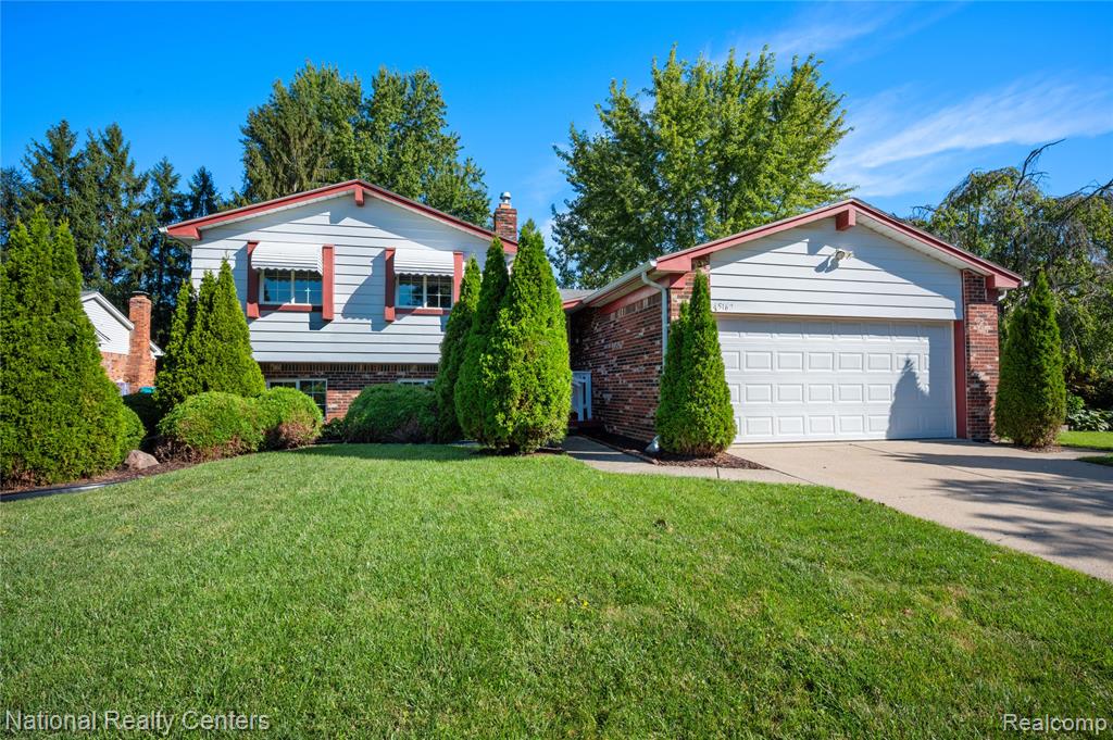 45162 Forest Trail Drive Property Photo 1