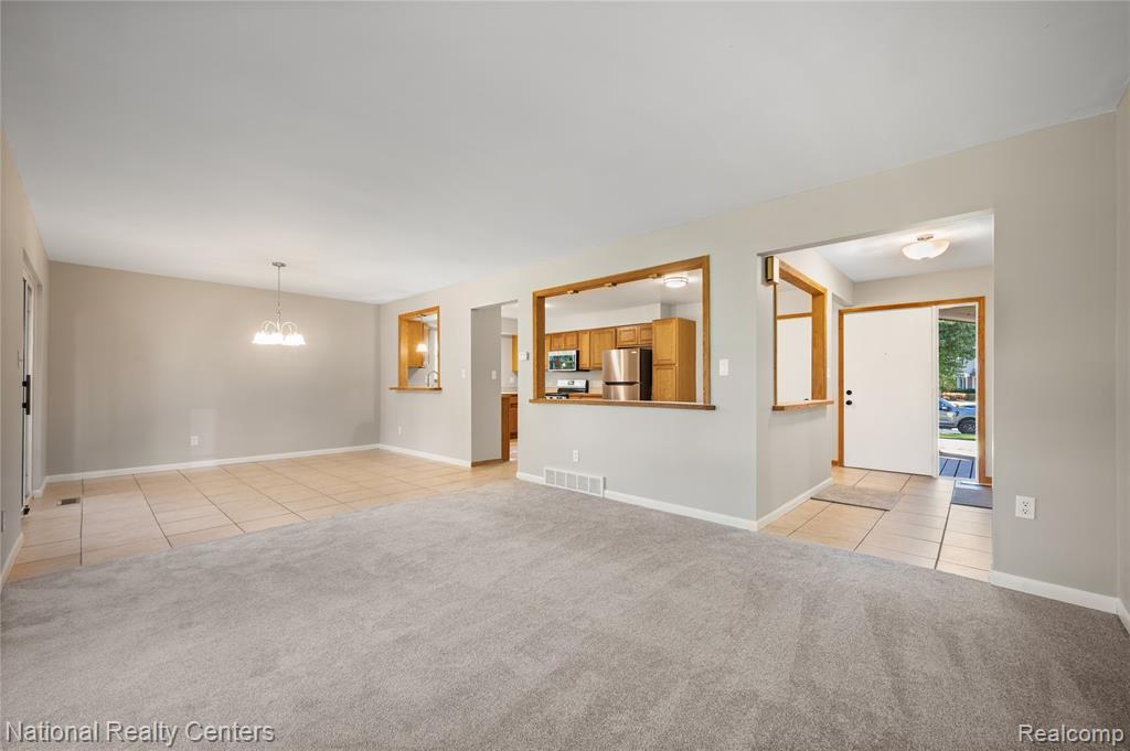 45162 Forest Trail Drive Property Photo 4