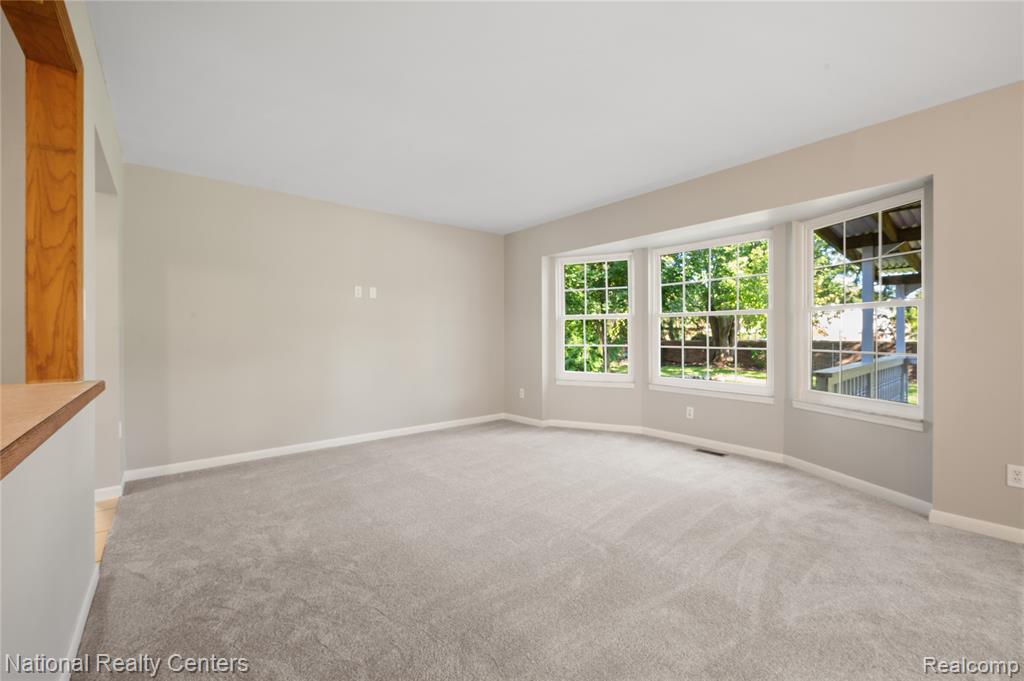 45162 Forest Trail Drive Property Photo 5