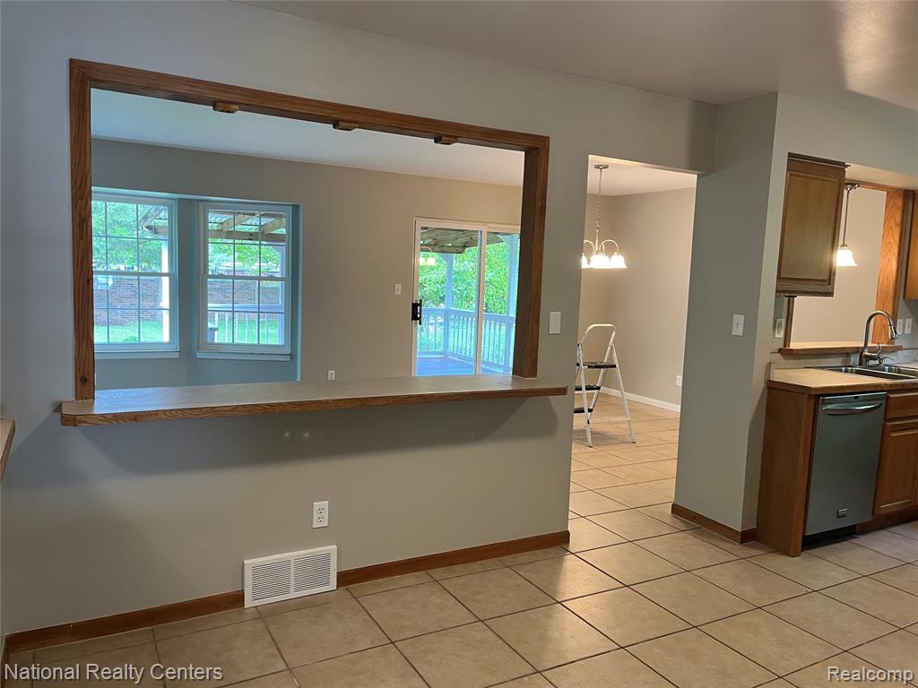 45162 Forest Trail Drive Property Photo 10