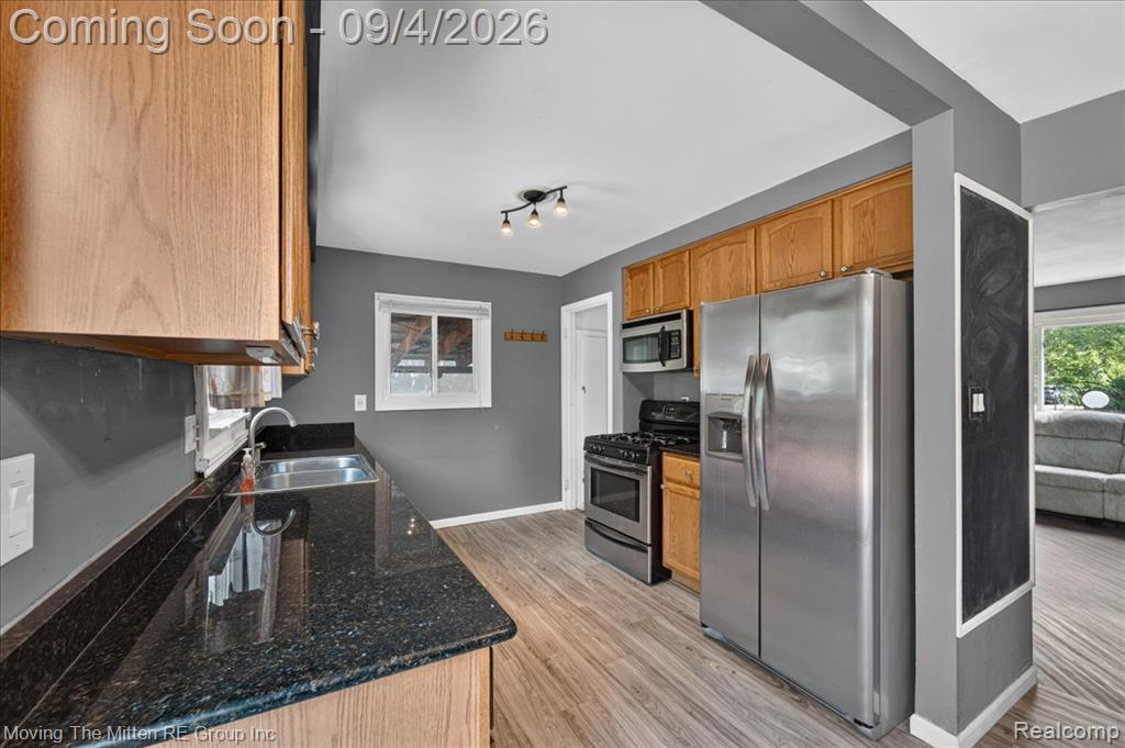 31600 Grandview Avenue Property Photo 8