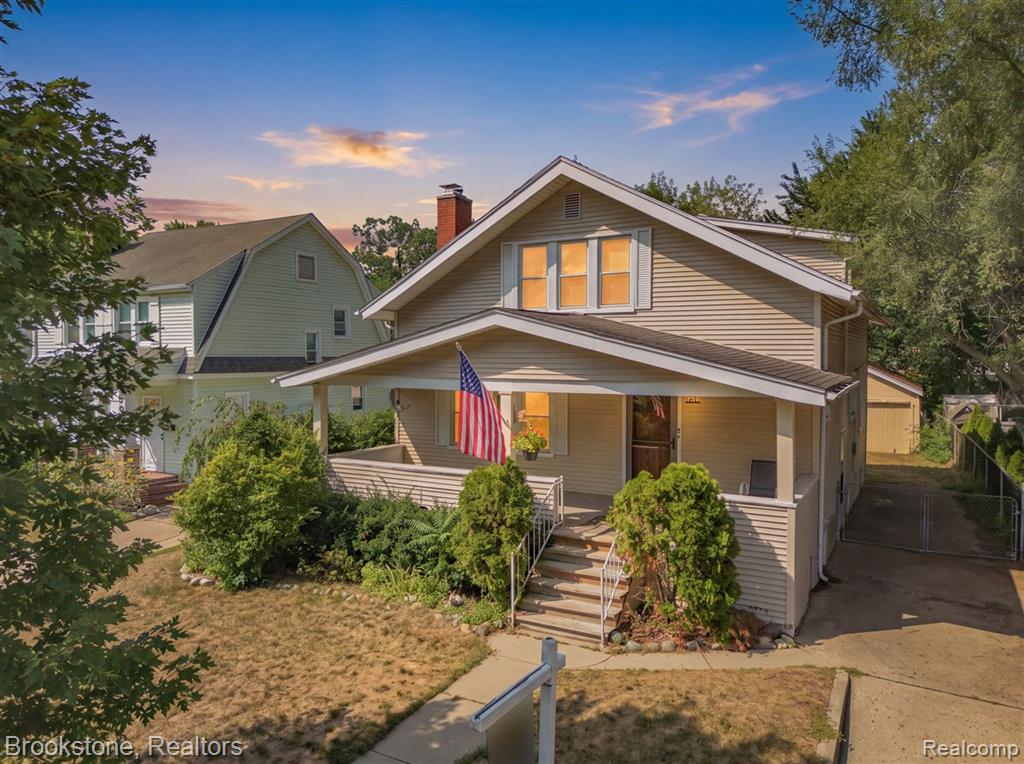 511 Woodcrest Drive Property Photo 1