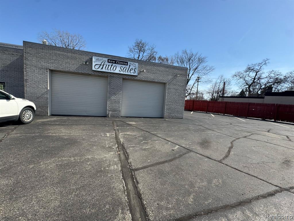 366 N GRATIOT Avenue Property Photo 1