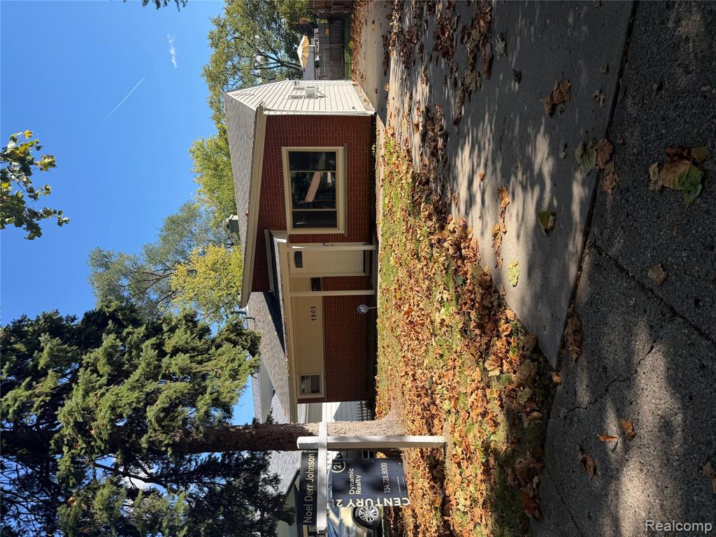 7903 Dudley Street Property Photo 1