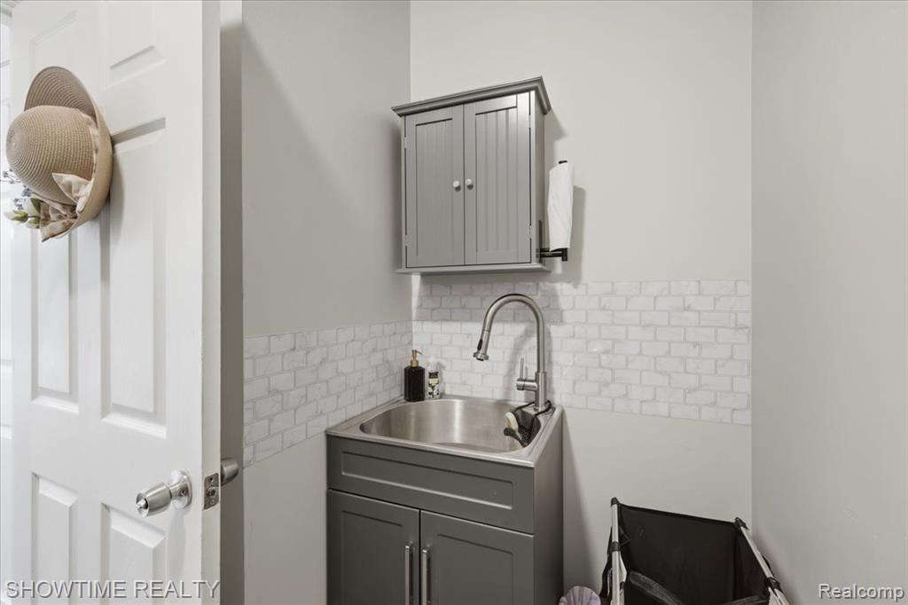 7386 Tottenham Property Photo 26