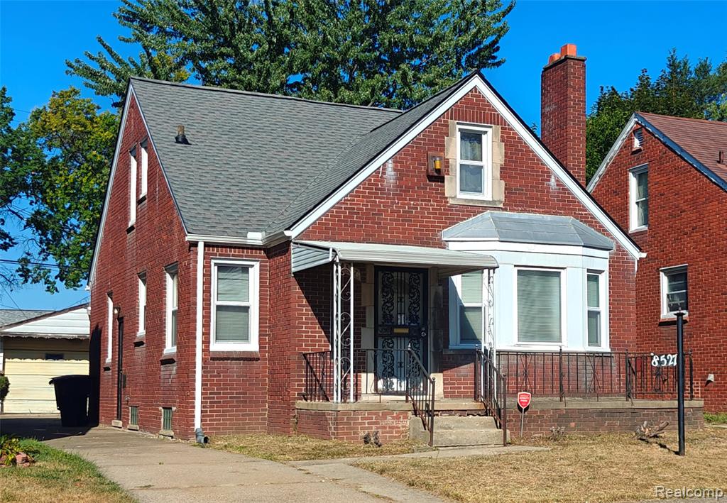8527 Whitcomb Street Property Photo 1