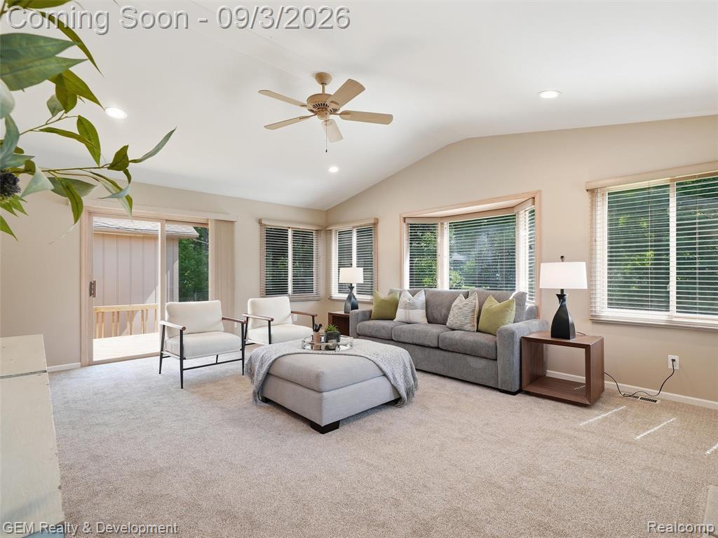 2067 Glen Iris Drive Property Photo 6