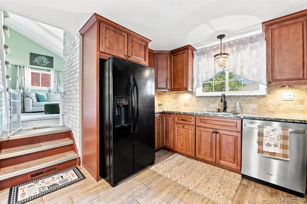 31261 Mackenzie Drive Property Photo 14