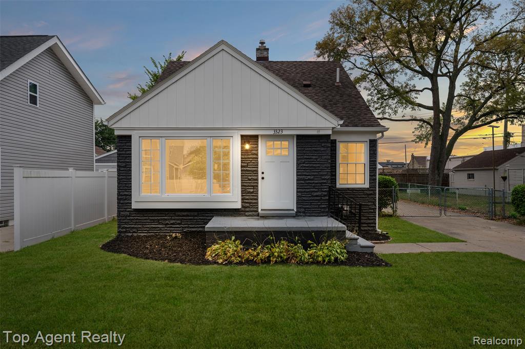 3323 Gardner Avenue Property Photo 1