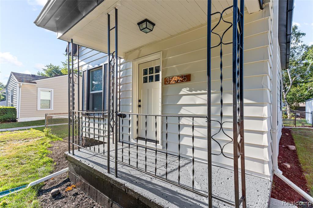 35025 Wick Road Property Photo 3