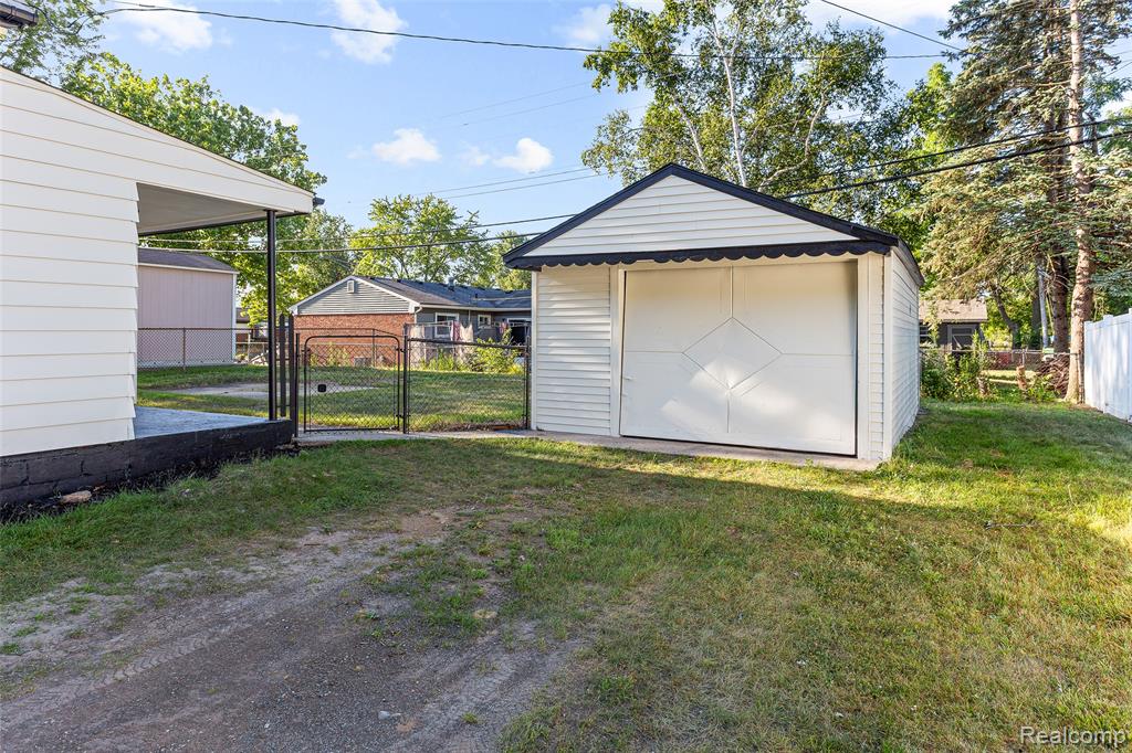 35025 Wick Road Property Photo 4
