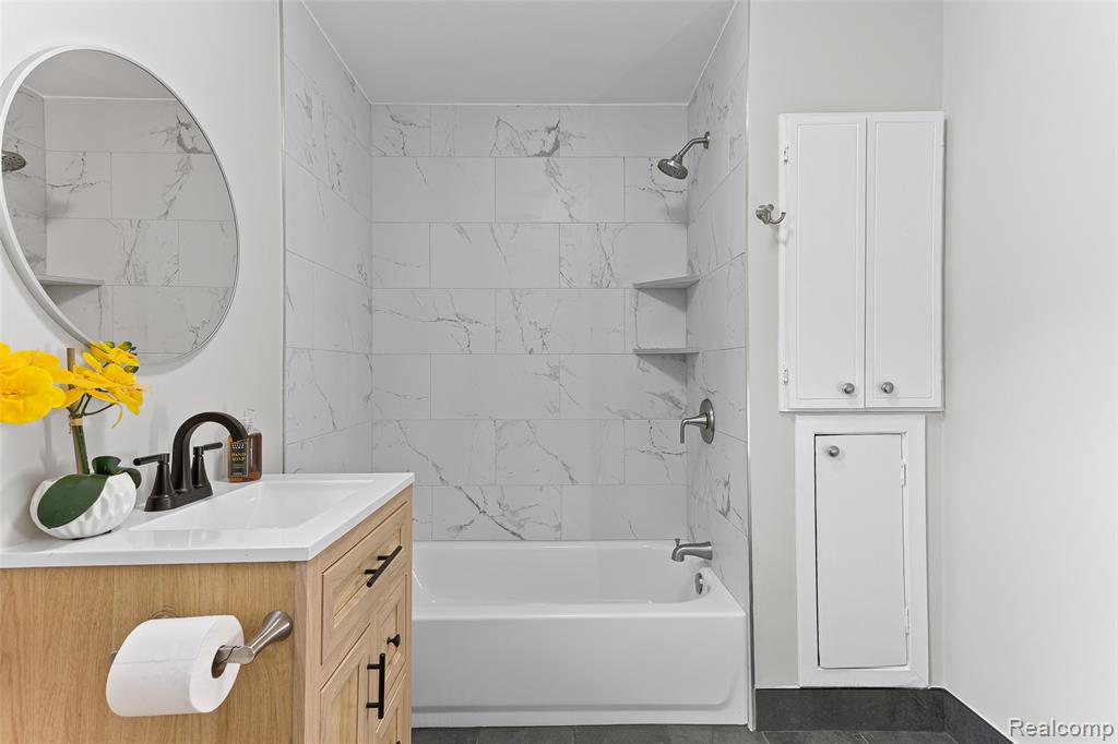 35025 Wick Road Property Photo 14