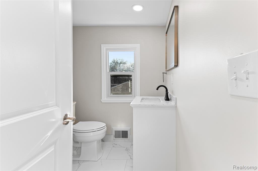 35025 Wick Road Property Photo 19