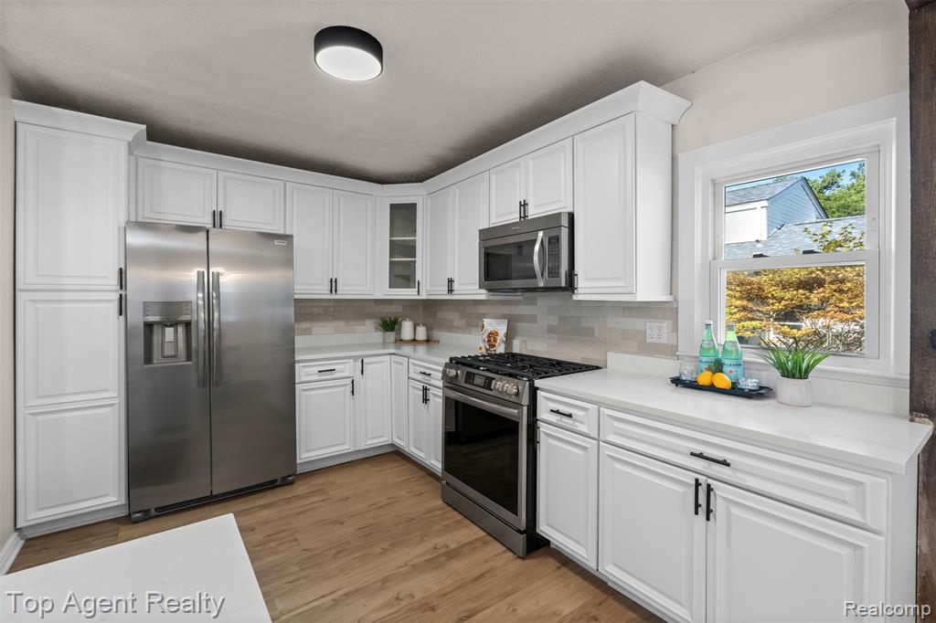 22228 Bon Heur Street Property Photo 4