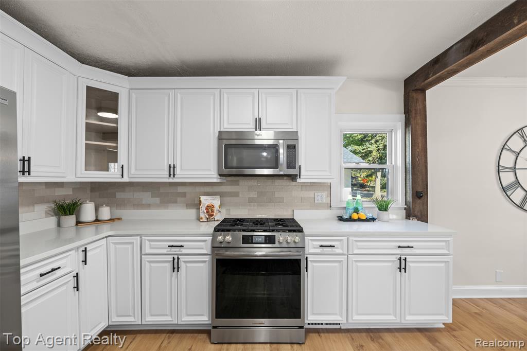 22228 Bon Heur Street Property Photo 5