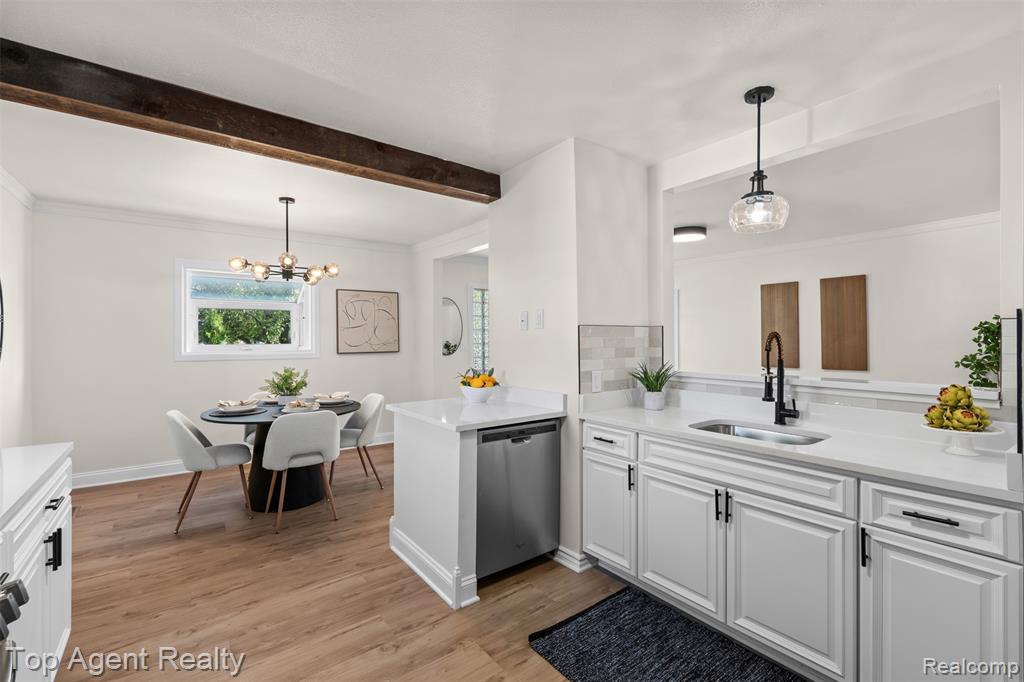 22228 Bon Heur Street Property Photo 8