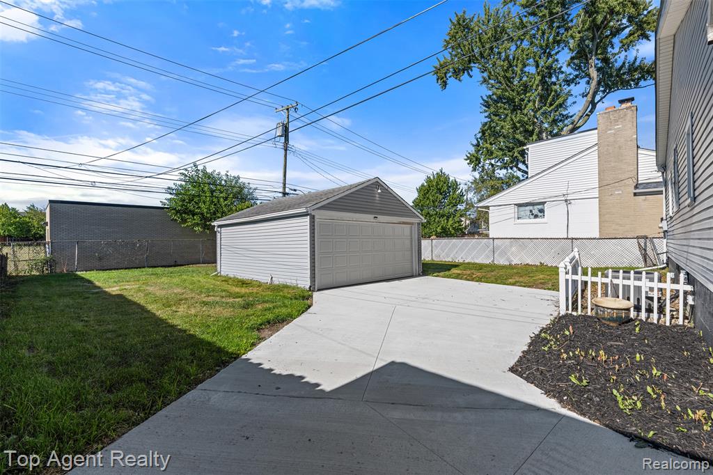 22228 Bon Heur Street Property Photo 30
