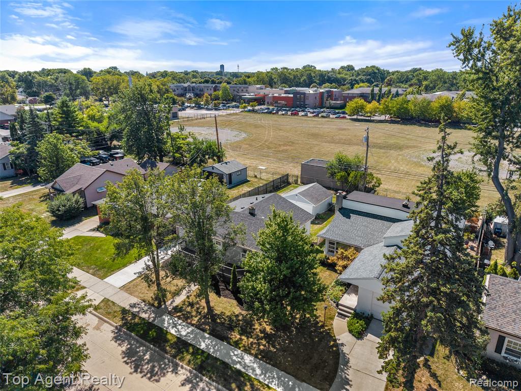22228 Bon Heur Street Property Photo 38