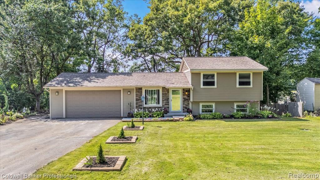 5969 N Bay Property Photo 1