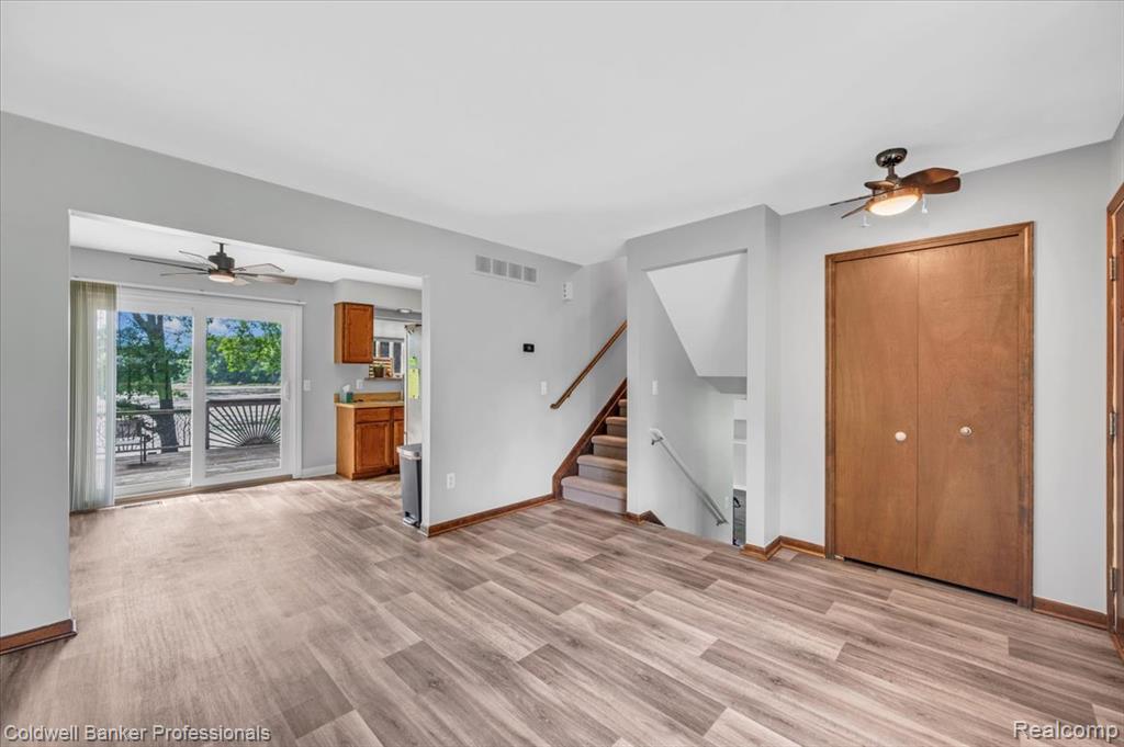 5969 N Bay Property Photo 8
