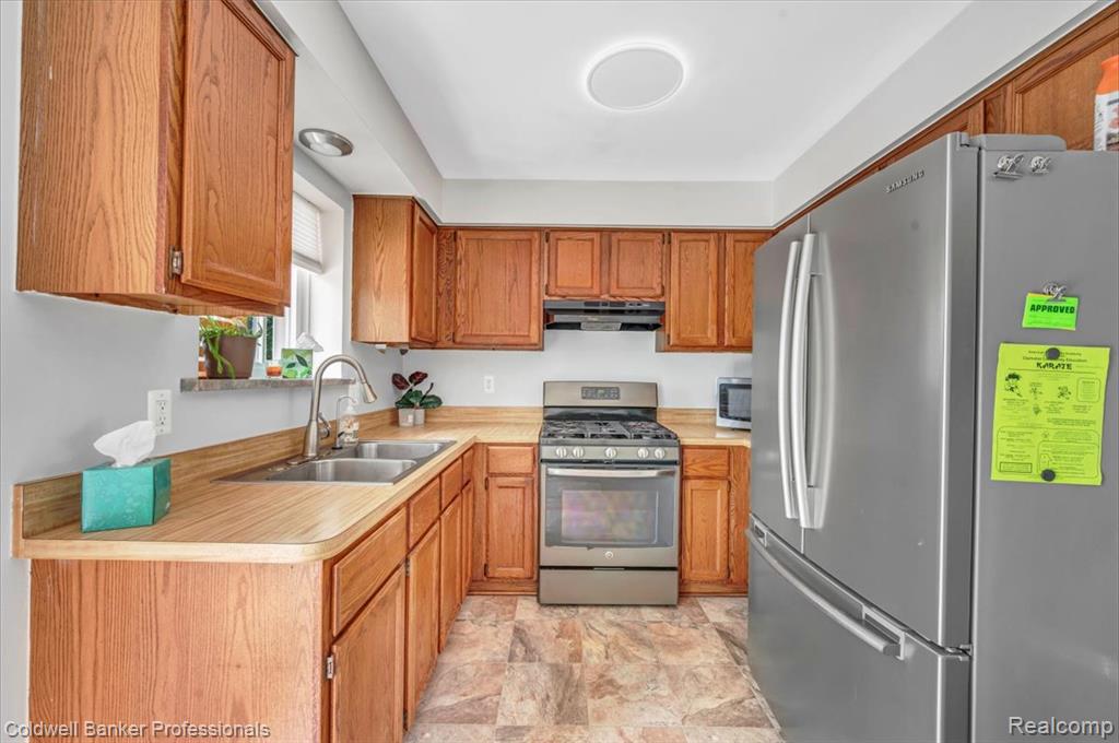 5969 N Bay Property Photo 11