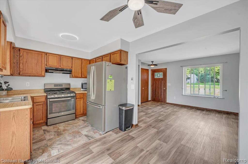 5969 N Bay Property Photo 12