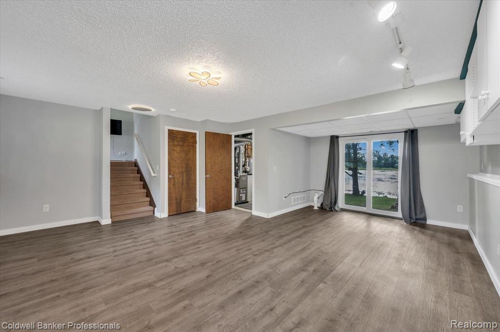 5969 N Bay Property Photo 13