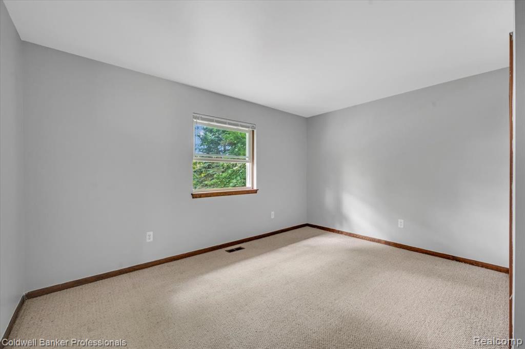 5969 N Bay Property Photo 18