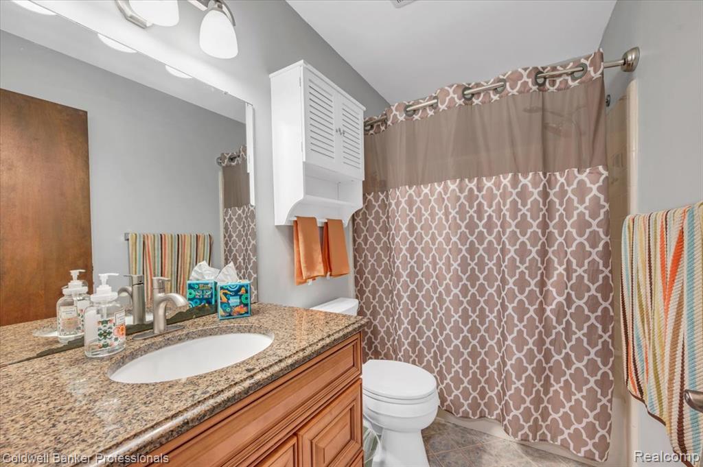 5969 N Bay Property Photo 21