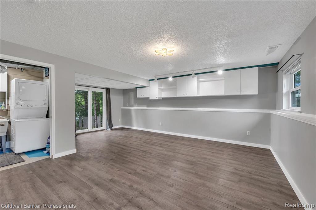 5969 N Bay Property Photo 23