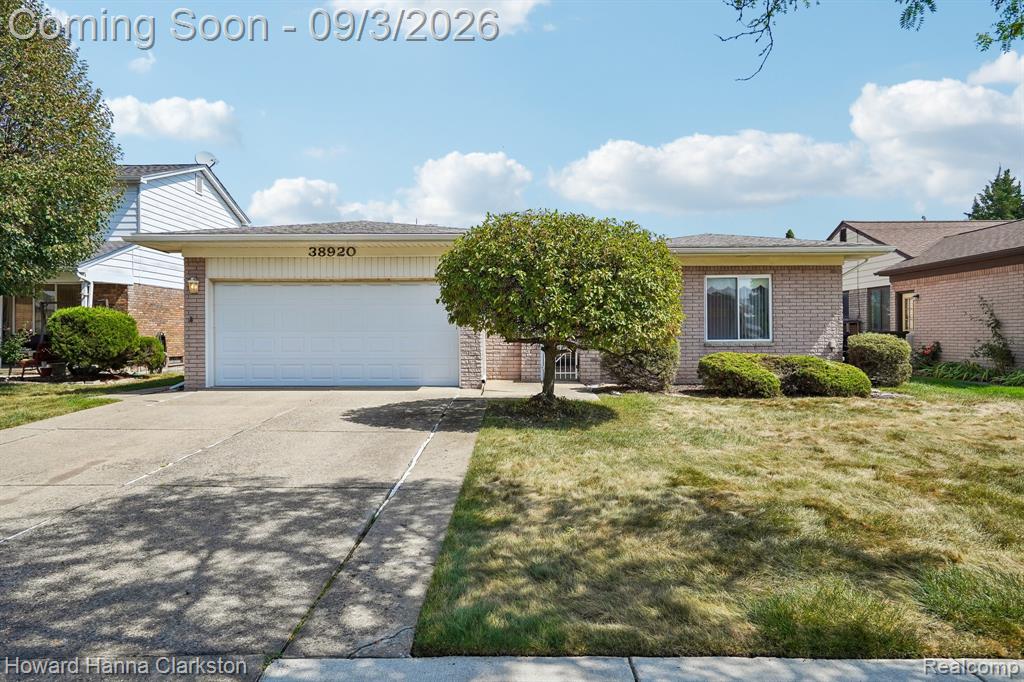 38920 Lowell Court Property Photo 1