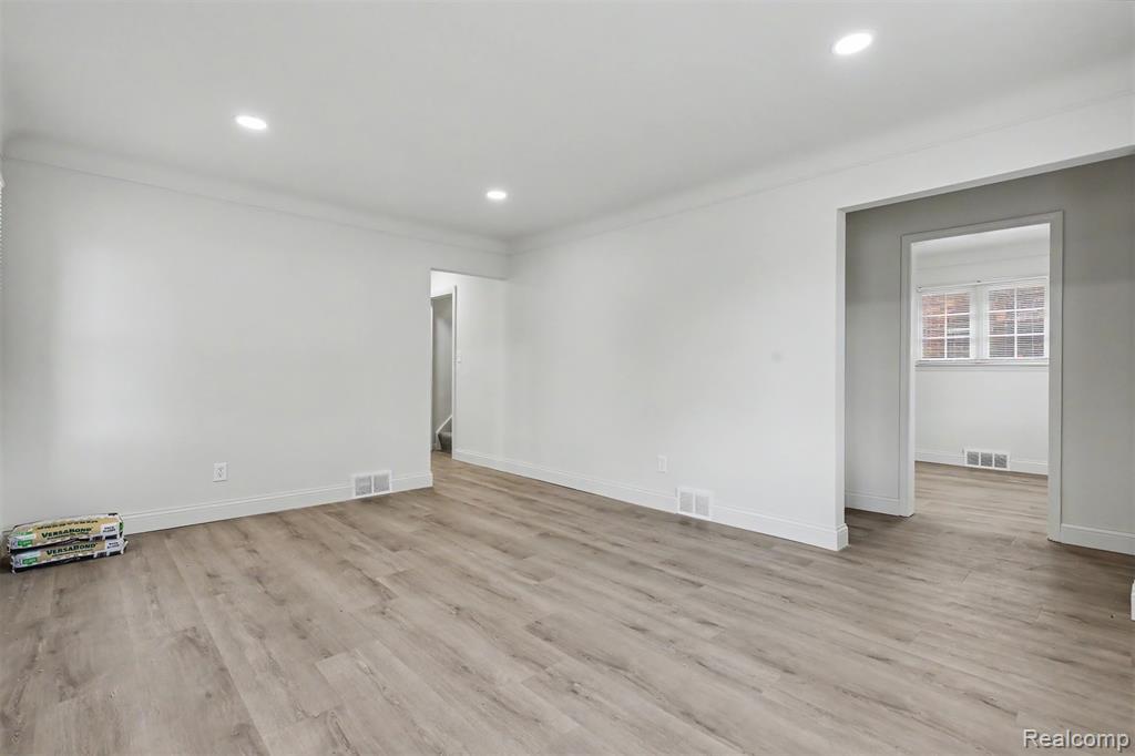 13892 Bringard Drive Property Photo 4