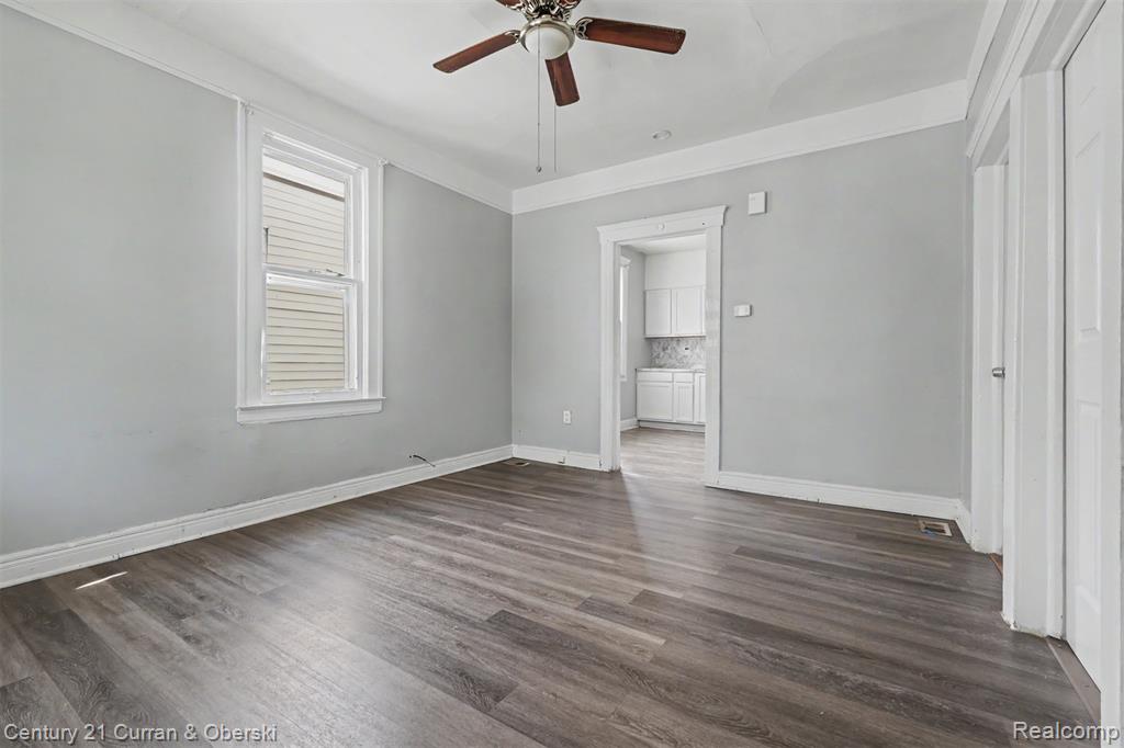 8635 Kirkwood Street Property Photo 3
