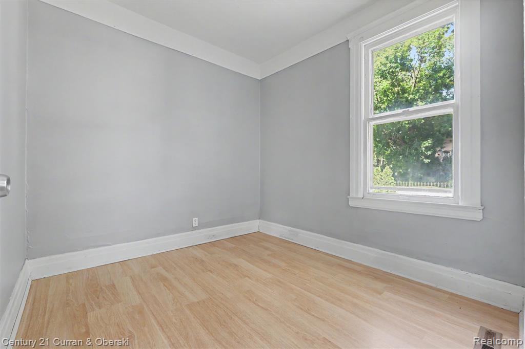 8635 Kirkwood Street Property Photo 10