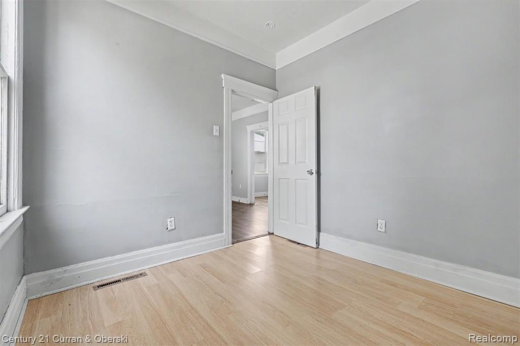 8635 Kirkwood Street Property Photo 11