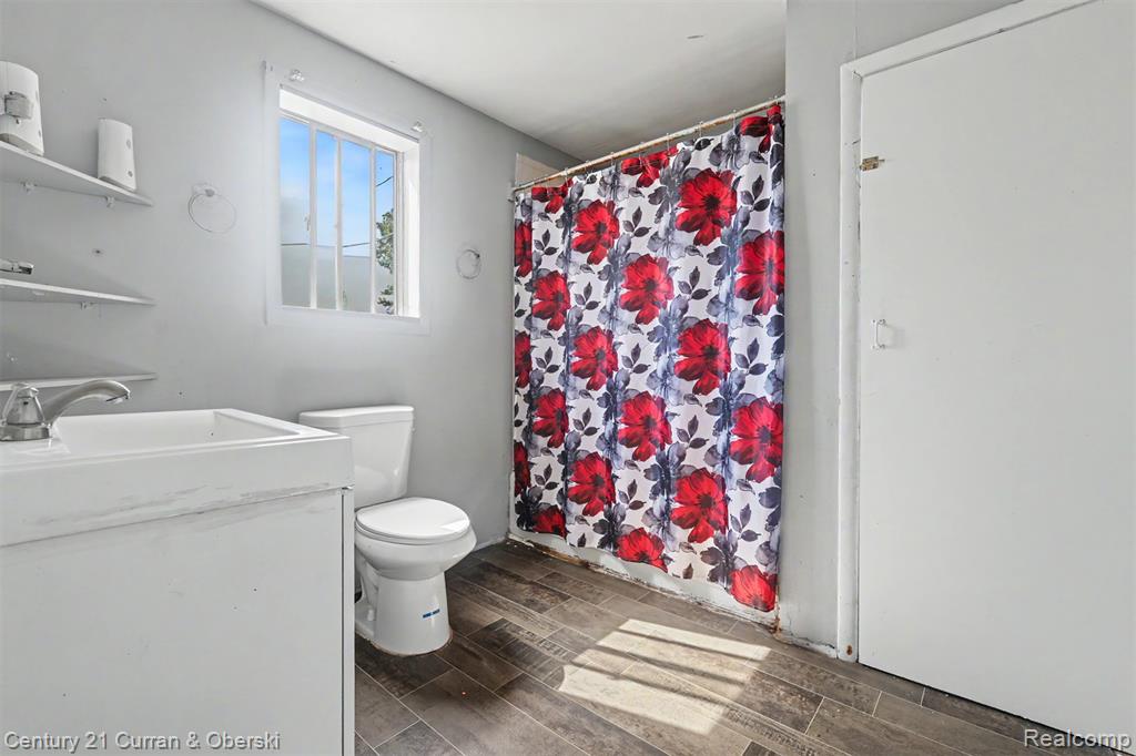 8635 Kirkwood Street Property Photo 12