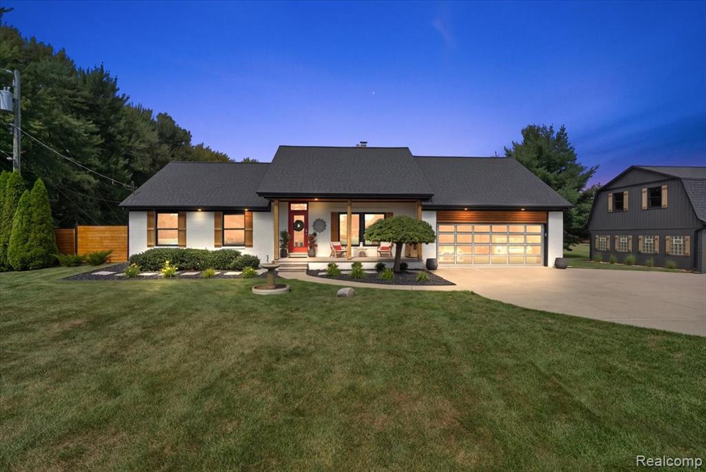 47037 Sugarbush Road Property Photo 3