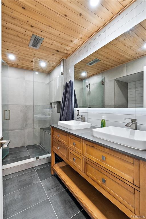 47037 Sugarbush Road Property Photo 28