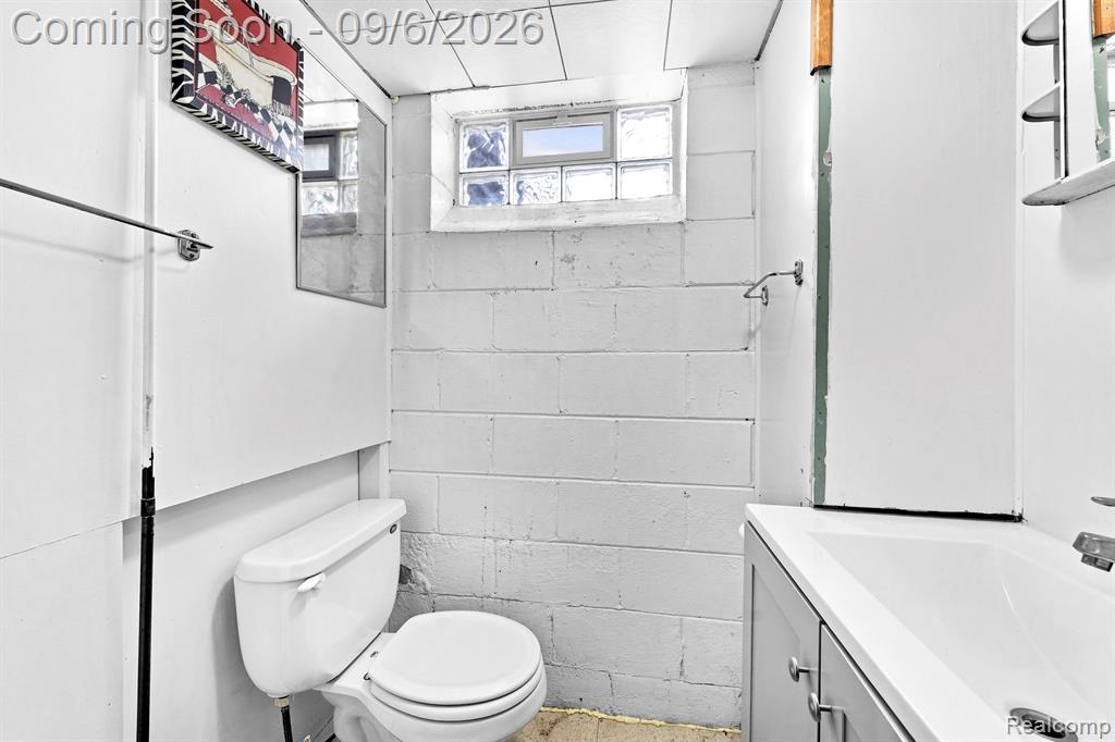 9934 Manor Avenue Property Photo 19