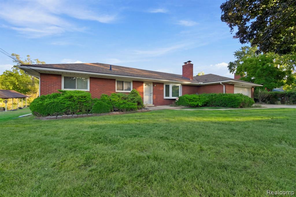 9732 Waterway Drive Property Photo 4