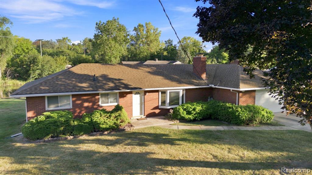 9732 Waterway Drive Property Photo 6