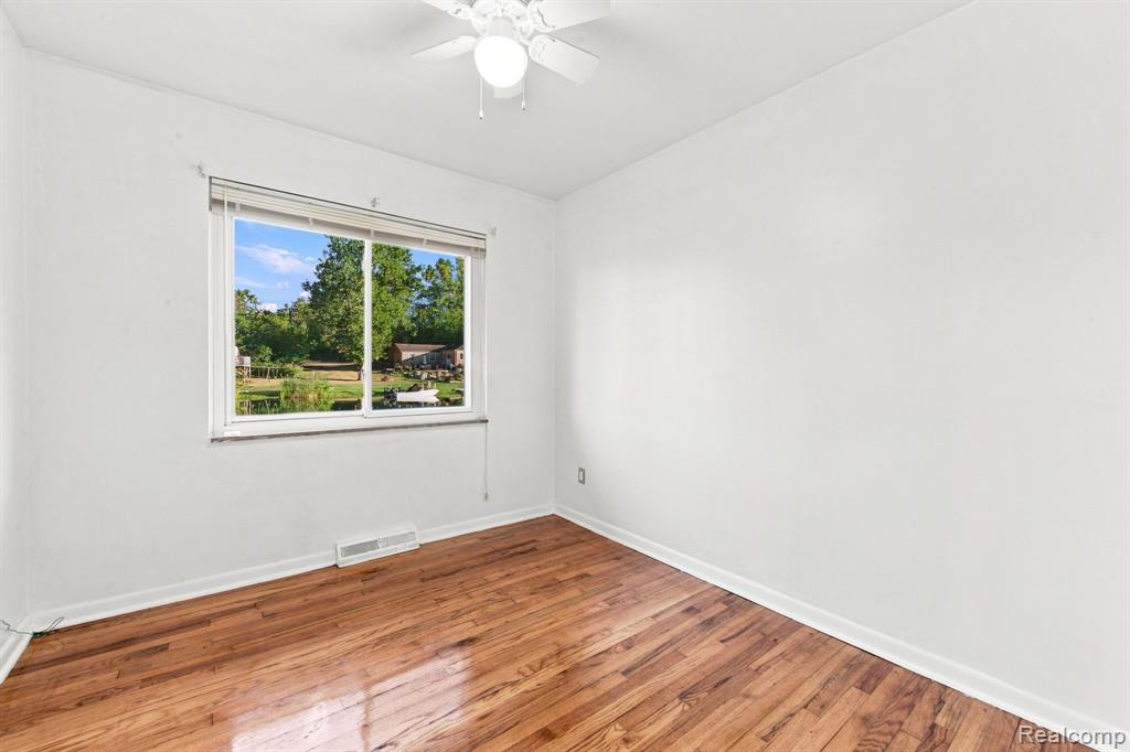 9732 Waterway Drive Property Photo 18