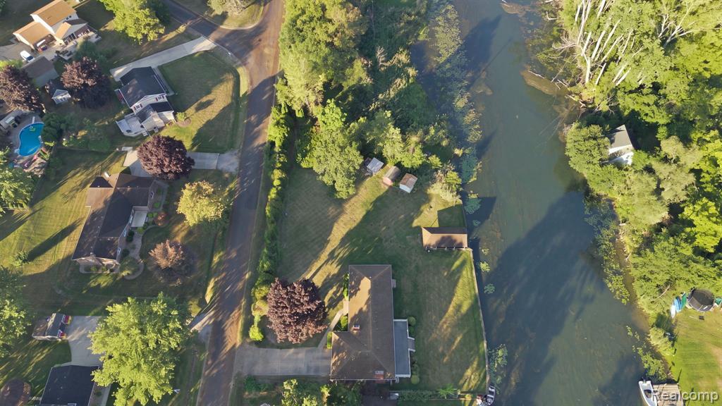 9732 Waterway Drive Property Photo 32